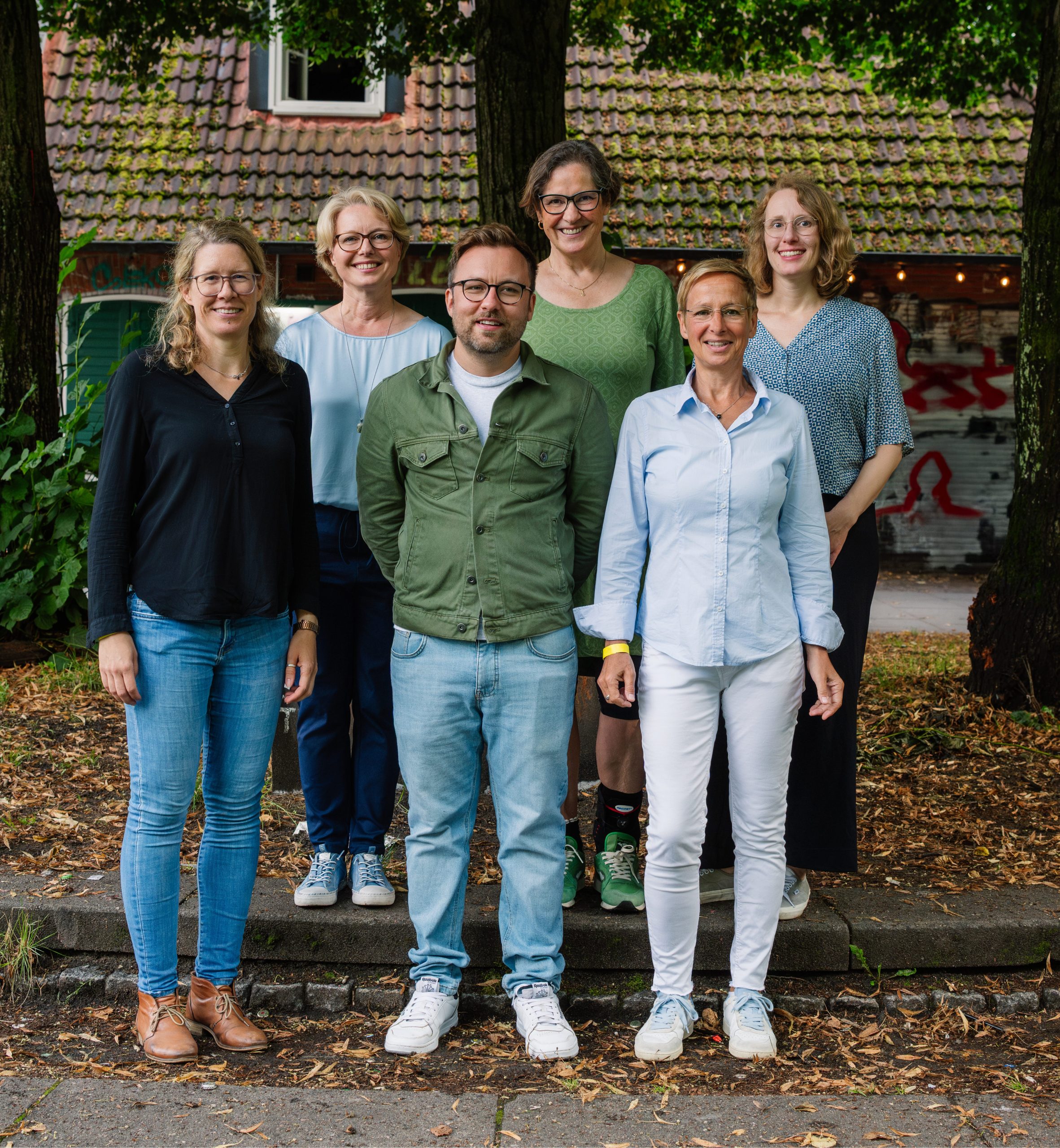 2025-07-24 Stattbau-31zugeschnitten Gruppenfoto gGmbH Mitarbeitende